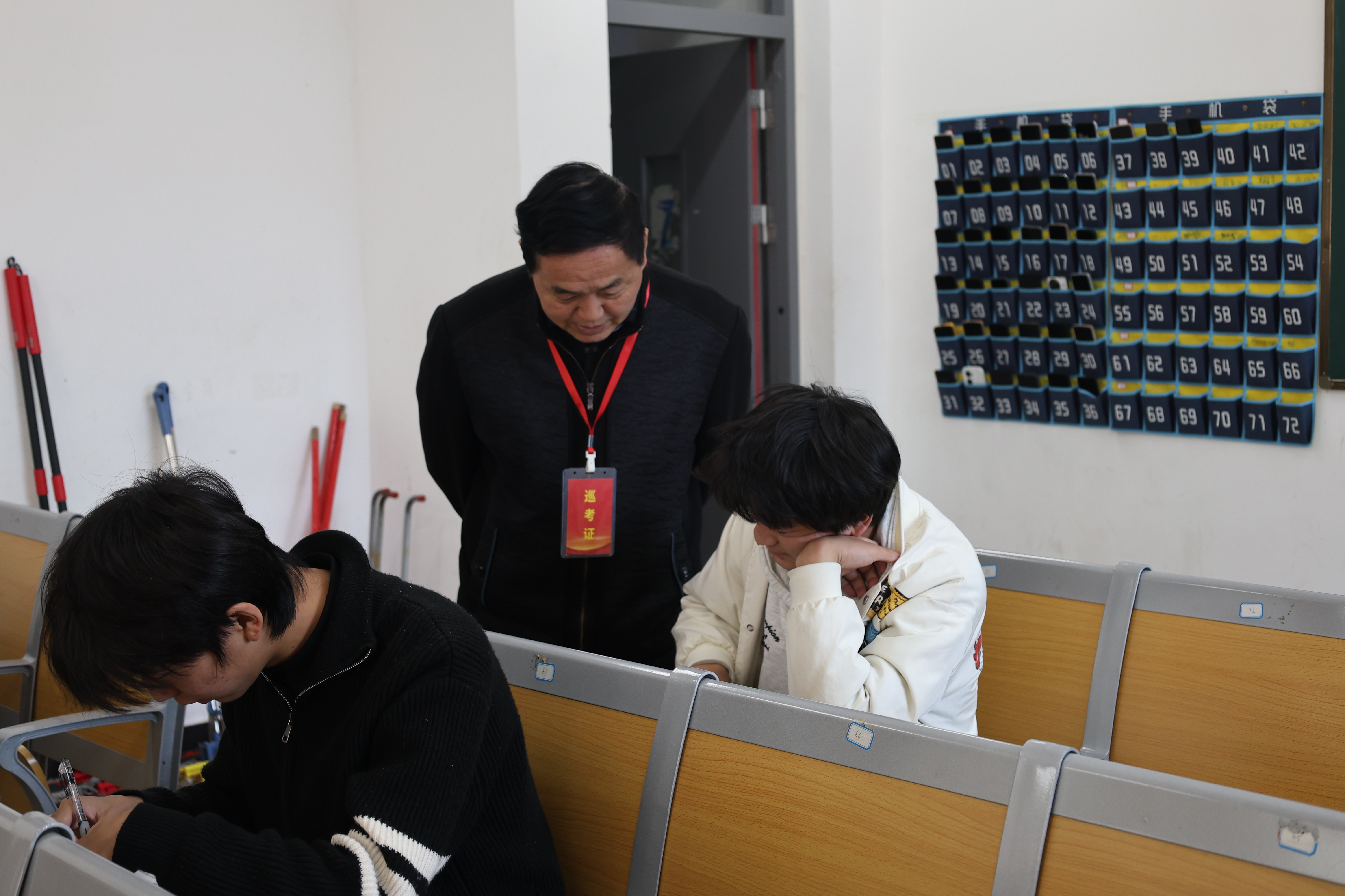 规范有序 笃实学风——我校期中考试工作圆满结束