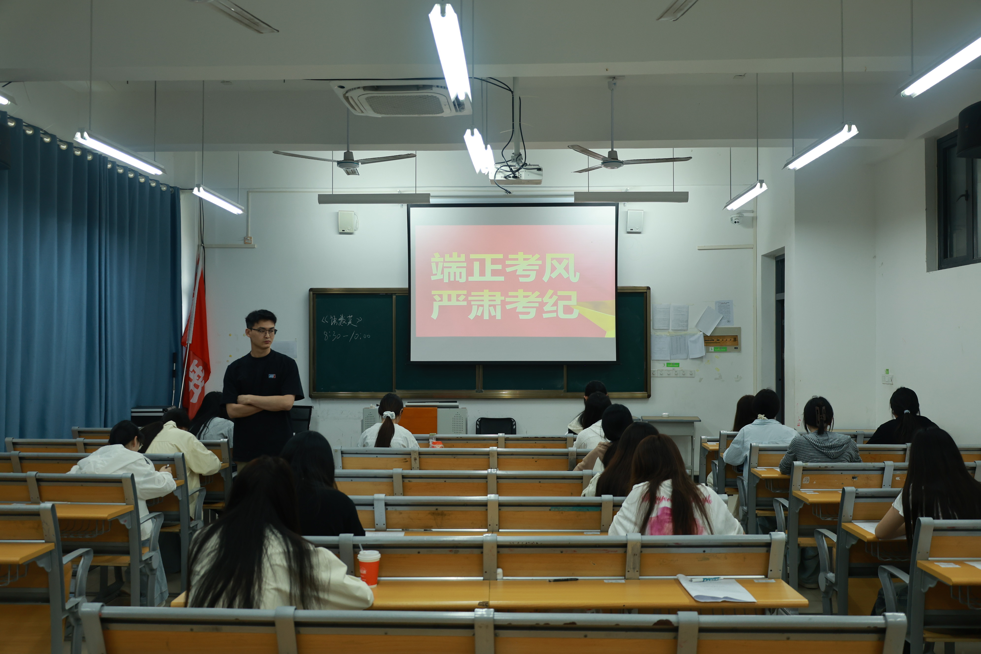 理论实操双轮驱动  以考促学锤炼技能——我校2025-2026学年第二学期期末考试工作圆满落幕